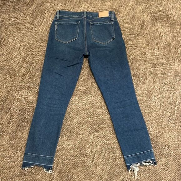 PAIGE skyline Skinny Crop with Raw Hem - Picture 6 of 9